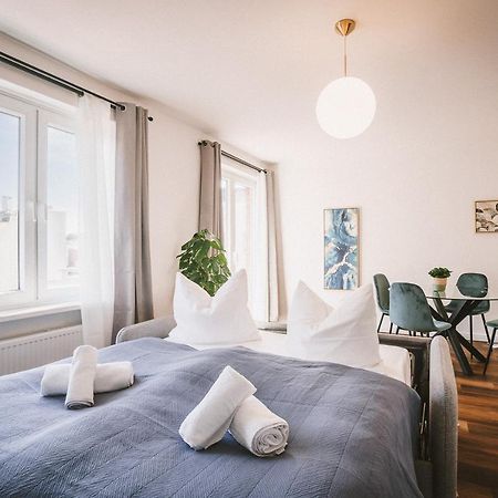 Design Apartment in City Lübeck with Terrace - Kingsize - 1,2km to city center - 62qm - Netflix Exterior foto