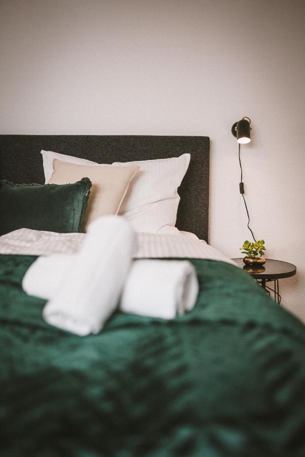 Design Apartment in City Lübeck with Terrace - Kingsize - 1,2km to city center - 62qm - Netflix Exterior foto