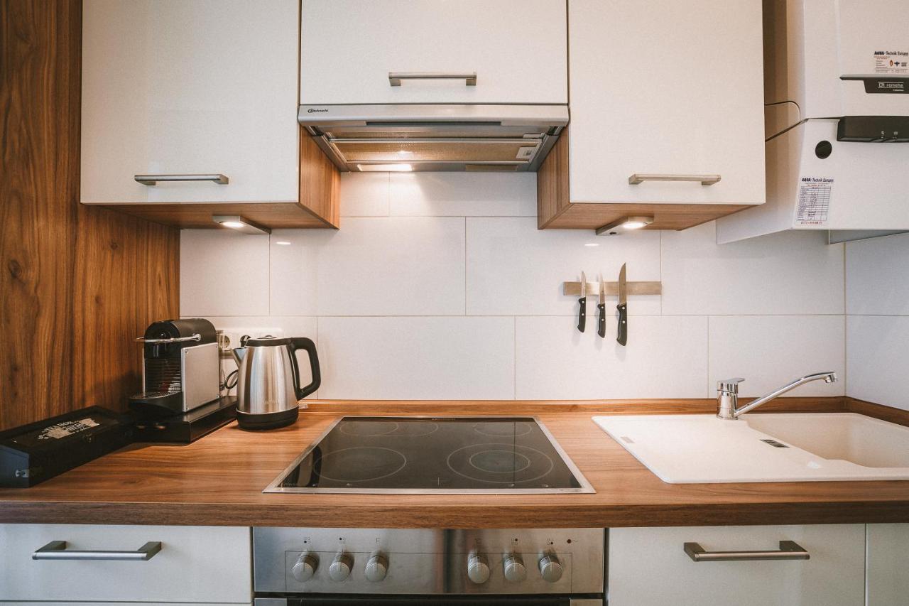 Design Apartment in City Lübeck with Terrace - Kingsize - 1,2km to city center - 62qm - Netflix Exterior foto