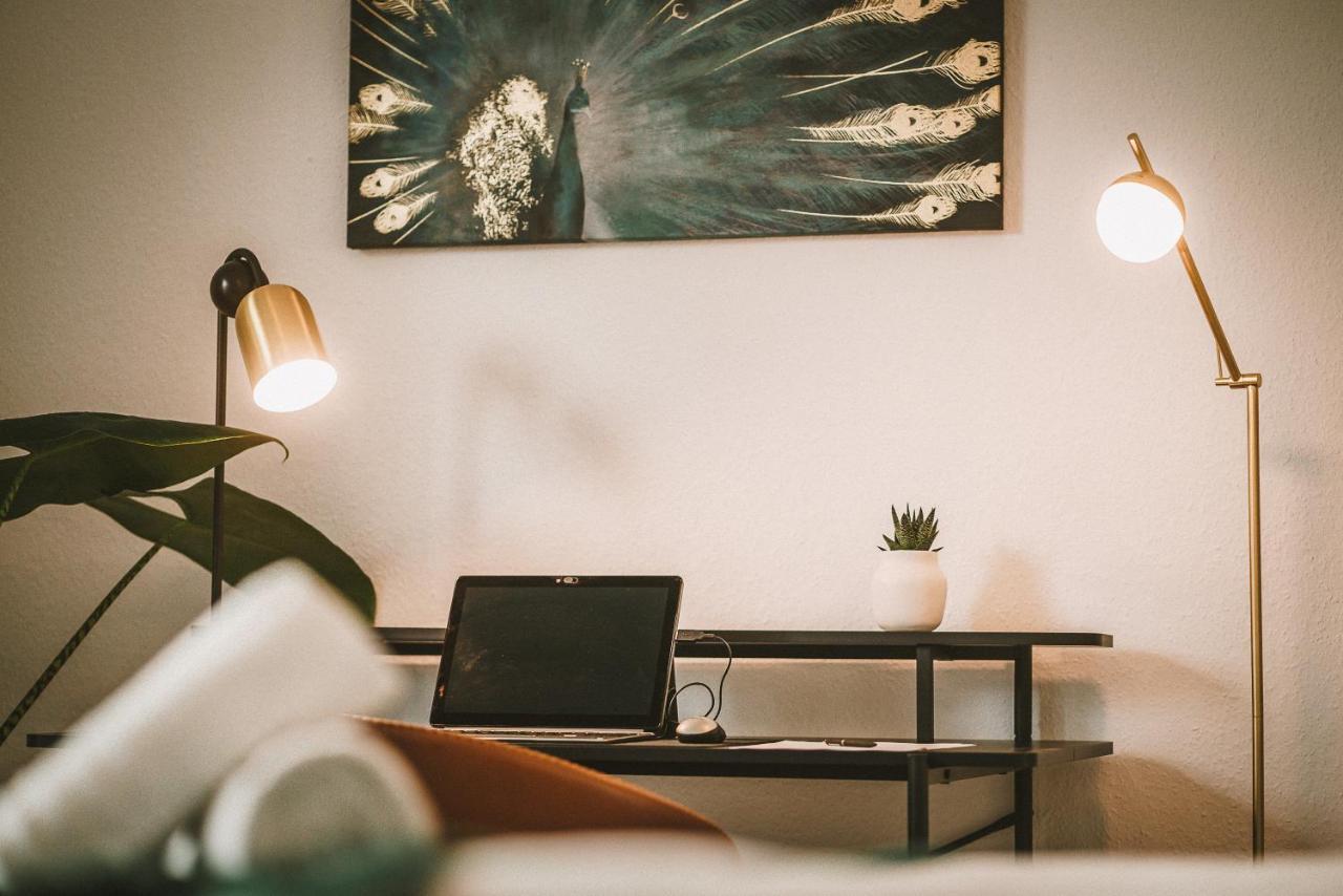Design Apartment in City Lübeck with Terrace - Kingsize - 1,2km to city center - 62qm - Netflix Exterior foto